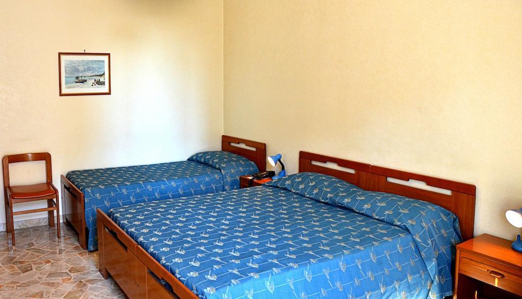 Hotel A-14 Modugno Phòng bức ảnh